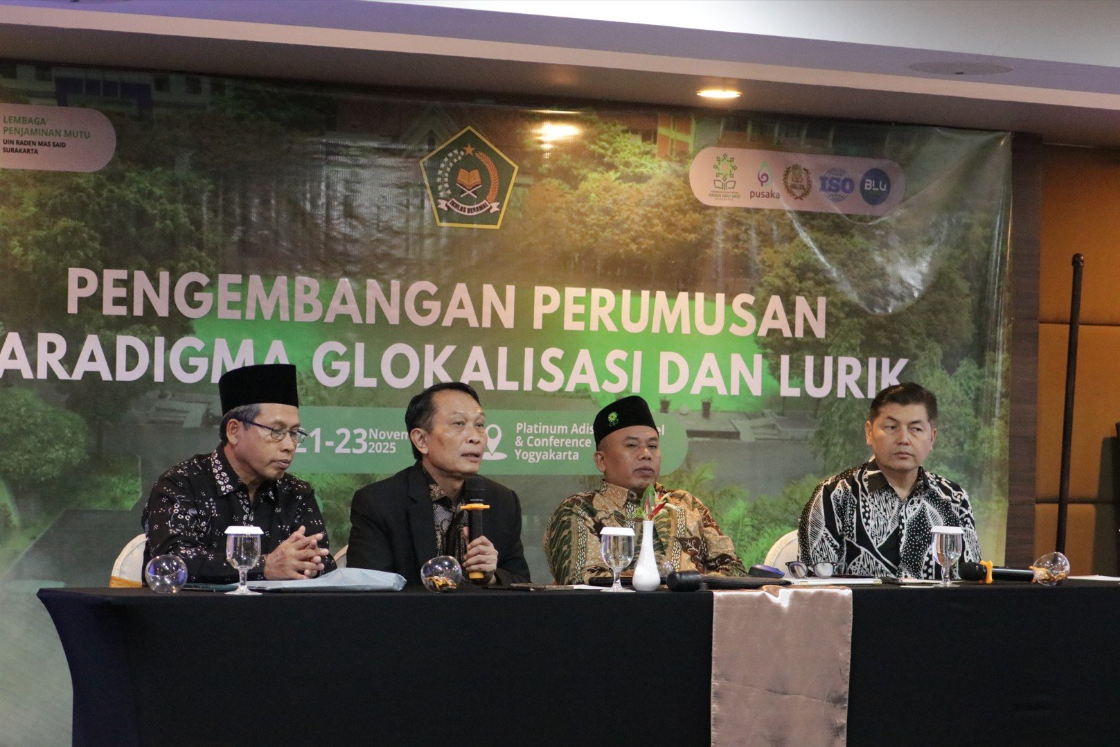Menguatkan Identitas Global Berbasis Lokal: LPM UIN Raden Mas Said Mengadakan Paradigma Glokalisasi dan Lurik